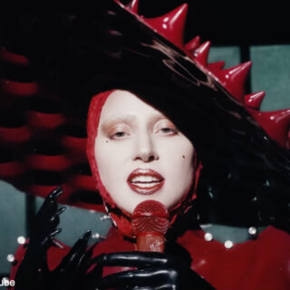 ladygaga タペストリー　au 非売品　ガガ　レディーガガ Amazon.co.jp: ladygaga タペストリー au 非売品 ガガ